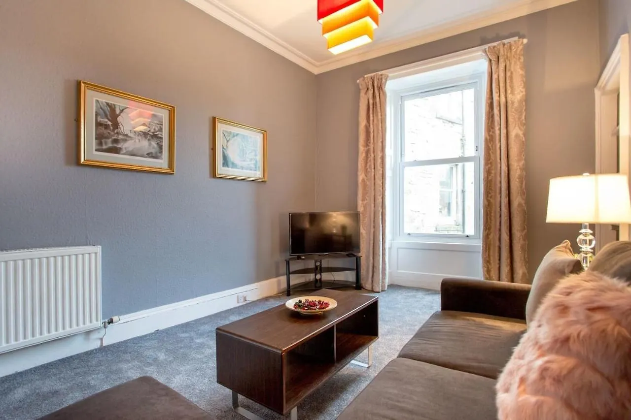 Stunning 2-Bed Apartment In Central Edinburgh