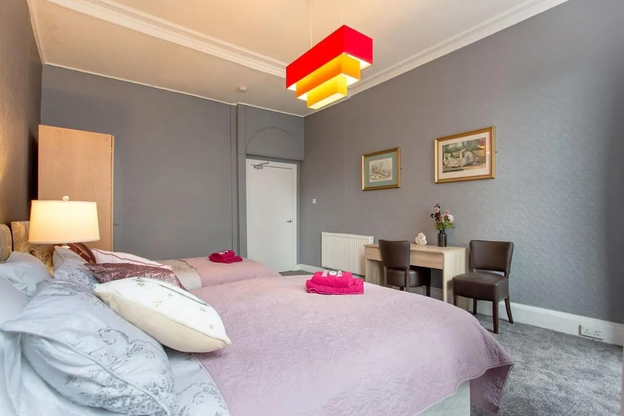 Stunning 2-Bed Apartment In Central 爱丁堡