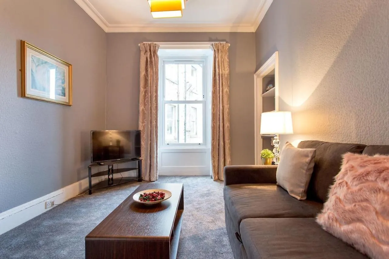 Stunning 2-Bed Apartment In Central Edinburgh