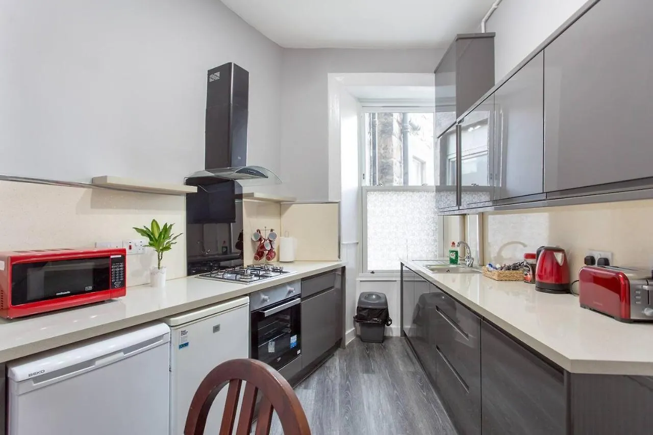 Stunning 2-Bed Apartment In Central Edinburgh