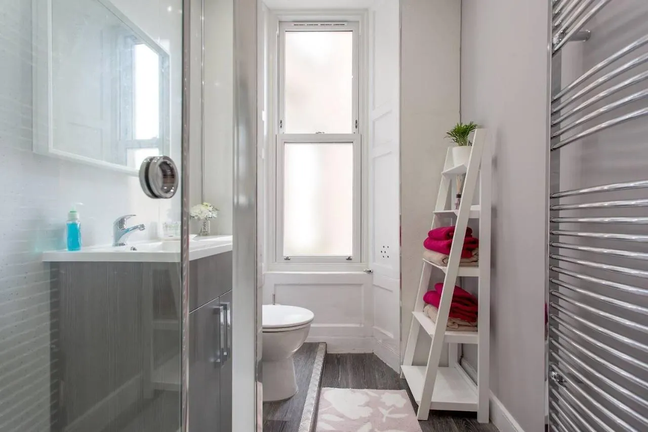 Stunning 2-Bed Apartment In Central Edinburgh
