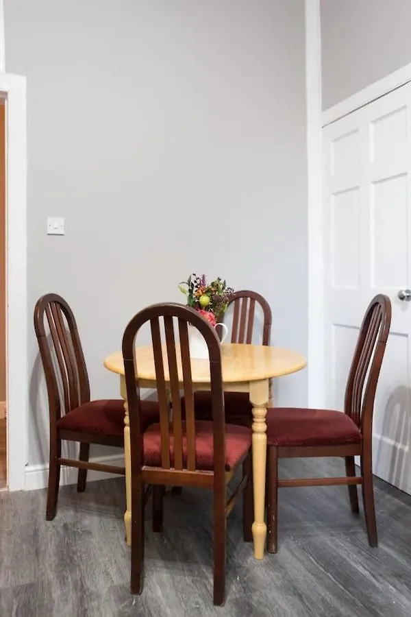 Stunning 2-Bed Apartment In Central Edinburgh